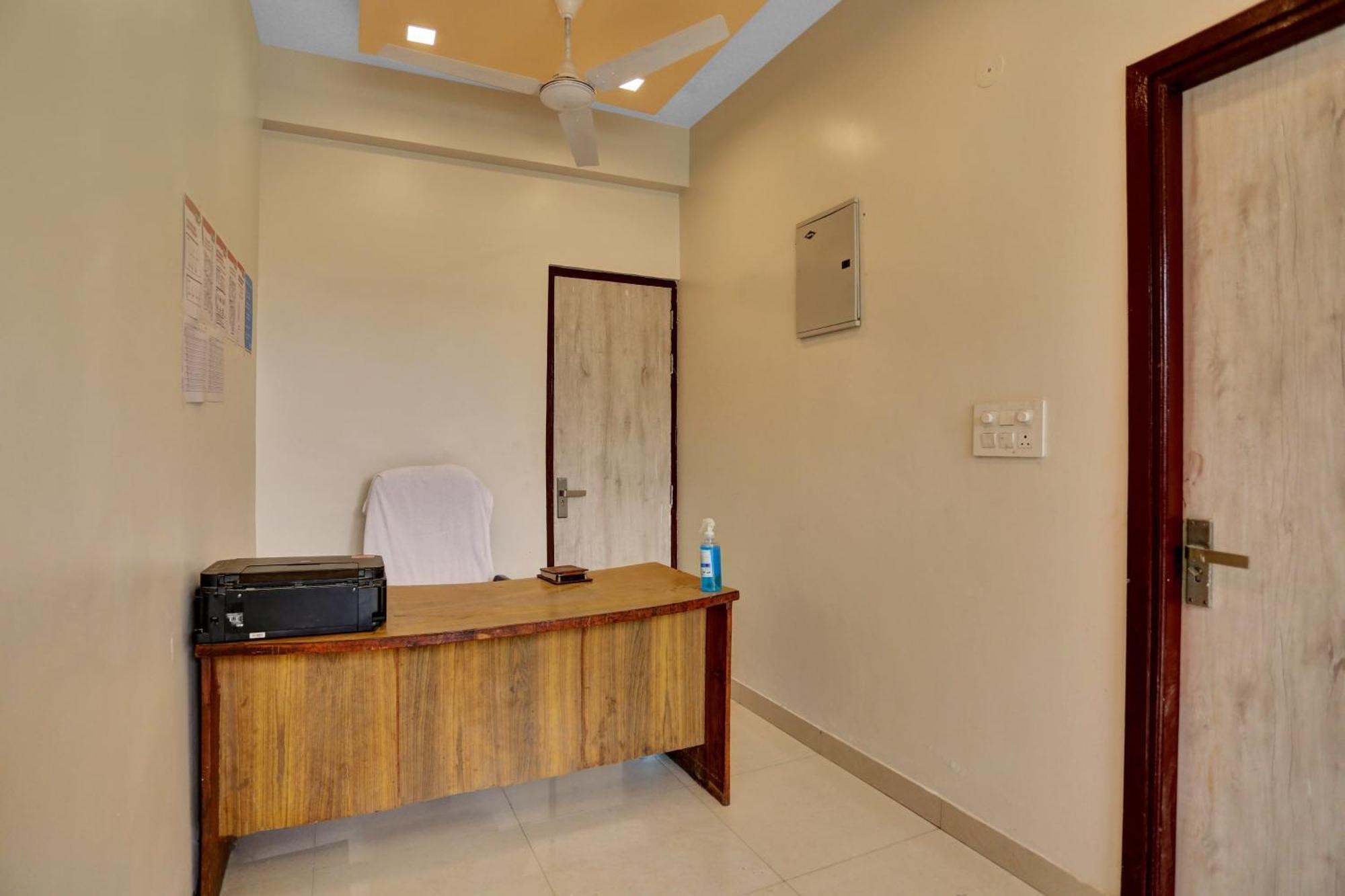 Hotel O Expo View Near Pvr Ansal Plaza Greater Noida Exteriör bild